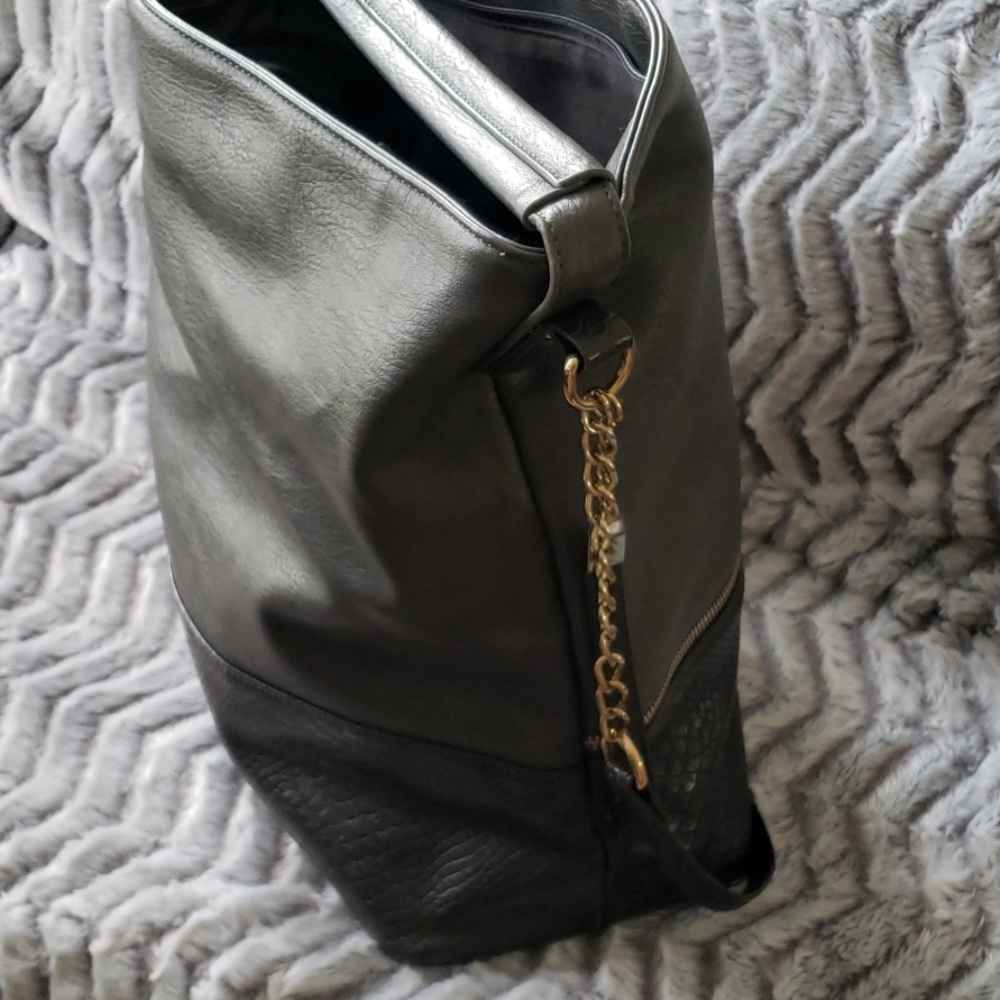 ❗SOLD❗Dream Control Vegan Leather Grey Shoulder - Picture 3 of 8